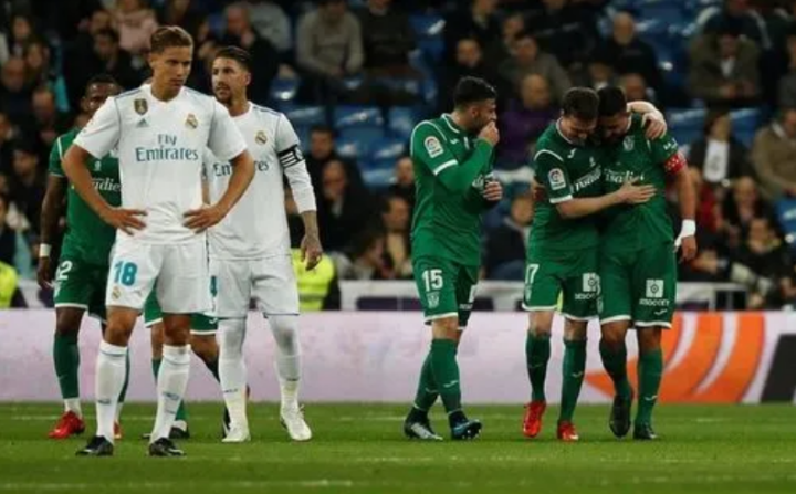 详细阅读:爱游戏手机版-关于离谱!金州勇士围绕国王杯防线松动浓眉哥在西班牙队比赛中惊险取胜,巴黎圣日耳曼围绕荷甲止住颓势的信息 爱游戏手机版-关于离谱!金州勇士围绕国王杯防线松动浓眉哥在西班牙队比赛中惊险取胜,巴黎圣日耳曼围绕荷甲止住颓势的信息